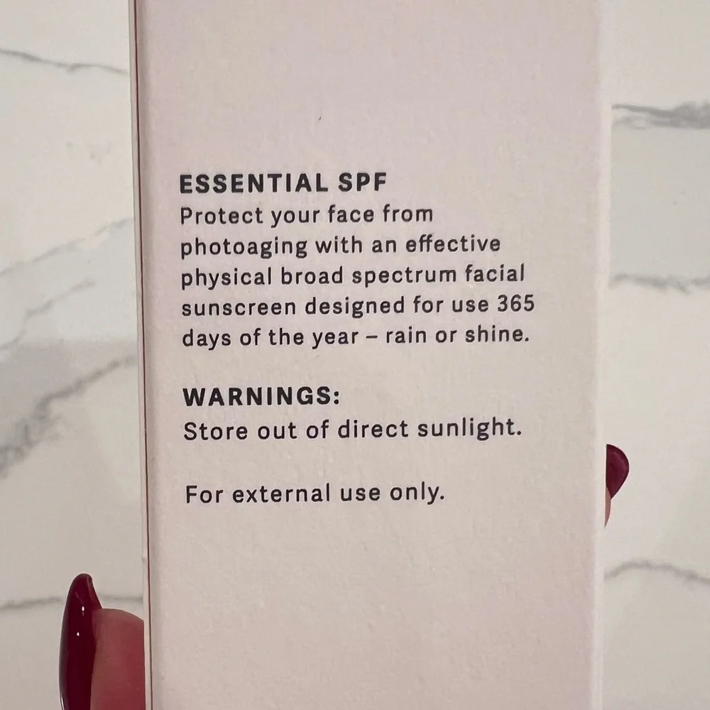 Kari Gran‎ Essential SPF 30 - Picture 5 of 8